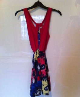 Kleid mit Blumenmuster