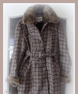 Mantel braun beige schwarz grau naturweiss Kunstfell 36 / 38