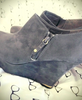 graue Wedges von Primark