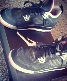 Nike Air Jordan 4 Retro Bred (Black-Red) (GS)