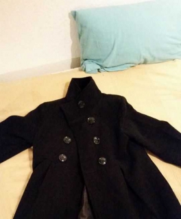 Schwarzer schicker Herbst/Winter-Mantel