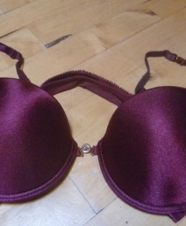 sehr schöner weinroter BH 85 B