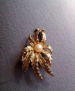 Vintage Brosche mit Perle