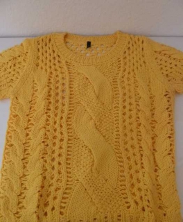 Gelber Benetton Kurzarmpullover