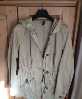 beiger  Mantel für den Herbst/Frühling