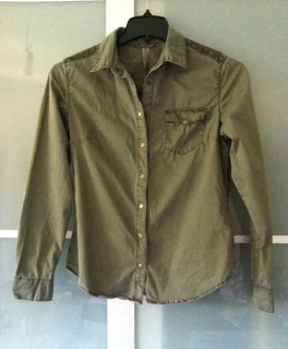 Khaki Hemd Bluse in S grün olive Primark