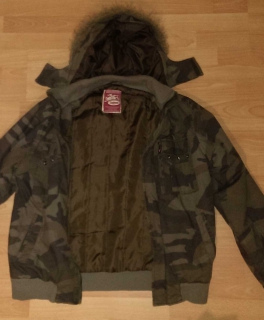 Camouflage Winterjacke Größe L von Clockhouse C&A