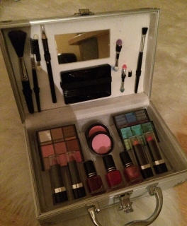 Schminkkoffer im Alu-Design, 21 teilig