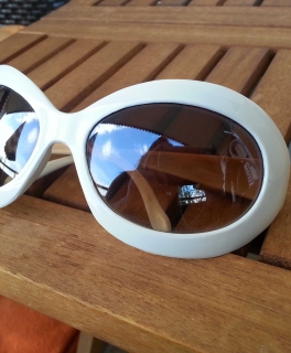 Sonnenbrille weiß