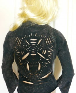 für erotische Samtpfoten: Loch-T-Shirt von Fornarina  