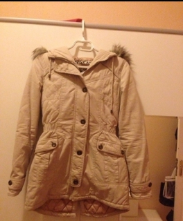 beige Jacke von Bershka