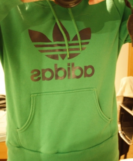 grüner Adidas Pulli