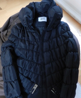 kaum getragene schwarze VERO MODA Winterjacke