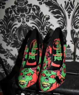 Demonia Pumps