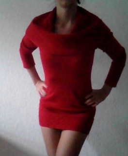 H&M Kuschliger roter langer Pullover mit großem U-Boot Wasserfall Kragen