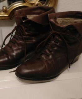 Vintagetraum:Schnürstiefel Leder mit Fell