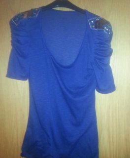 Marine-blaues Shirt mit Schulter Aufdruck