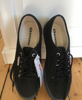 Superga Sneaker NEU schwarz mit Fell 41