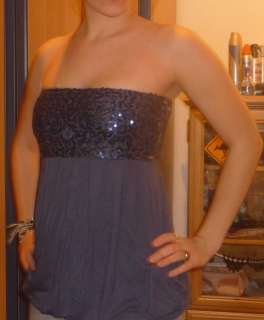 Schönes blaues Tube-Top mit Pailetten