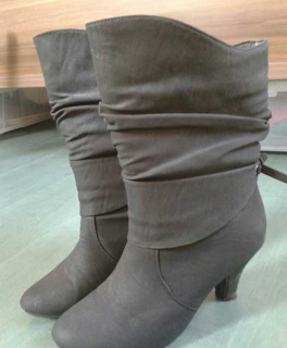 Schwarze, bequeme Stiefel