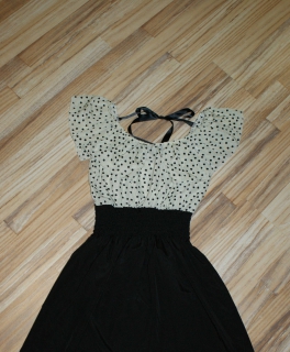 süßes Kleid mit Punkten 34/36 neu