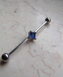 Industrial-Barbell mit blauem Zierstein von Crazy Factory [Piercing]