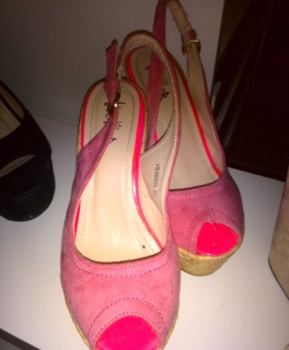 rosa keilabsatz schuhe 