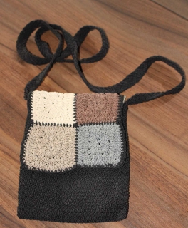 Kleine Häkeltasche grau braun beige schwarz