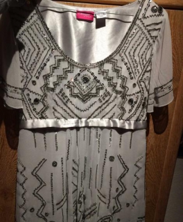 Schickes Kleid ausgehen Party