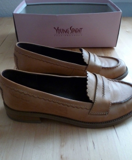 Hellbraune Loafer von Young Spirit