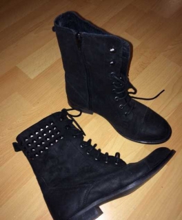 schwarze Echtleder Stiefeletten mit Nieten // Görtz