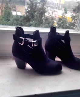 Ankle Boots Stiefeletten bequem und stylisch mit cut out