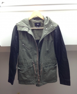 Herbstjacke mit Leder Ärmel von H&M