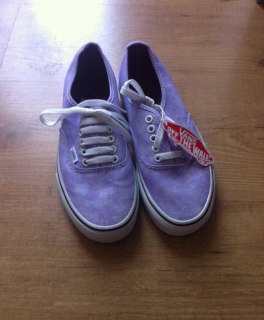 Vans in lilaschimmer 