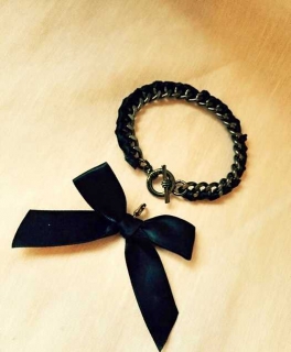 Schönes Panzerarmband