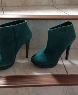 NEU Ankle Boots Stiefeletten grün Buffalo Gr. 39 Wildleder