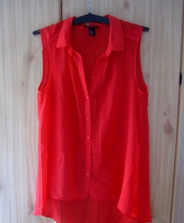 Rote, sommerliche Vokuhila-Bluse 