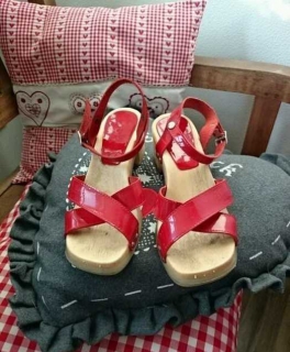 Rote Pantoletten Sandaletten Esprit 36