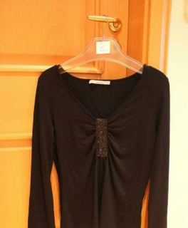 schwarzes longsleeve Oberteil 