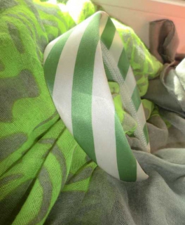 Grün weißer breiter Haarreif