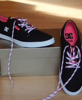 DC // Sehr coole Sneaker // Skaterschuhe // Canvas // low // schwarz // pink // weiß