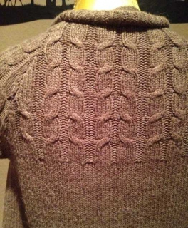 Kuscheliges brauens Jäckchen