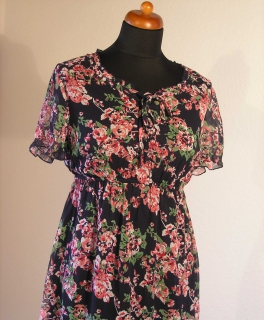 Blumiges Sommerkleid