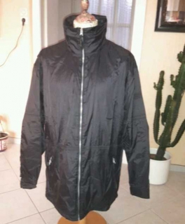 Regenjacke in schwarz