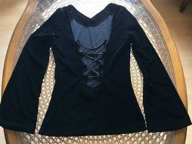 Rückenfreies Samt-Oberteil mit Schnürung, Gothic