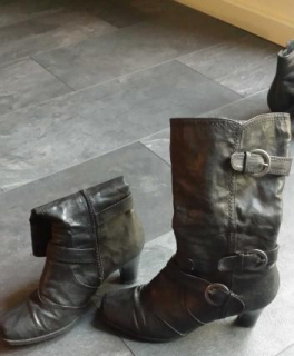 Schicke Stiefel in Größe 37