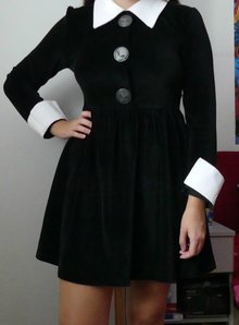 Wednesday Disturbia Kleid Kragen