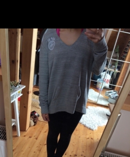 Hollister Pulli