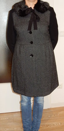 Wunderschöner Mantel mit Kunstfellkragen 36/38