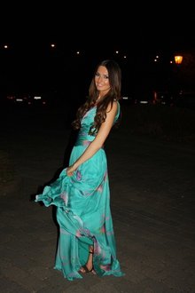 Sommerliche Abendkleid mit Schlitz